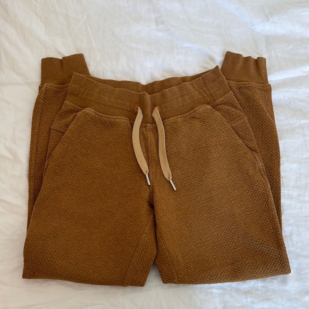 BROWN LULULEMON JOGGERS